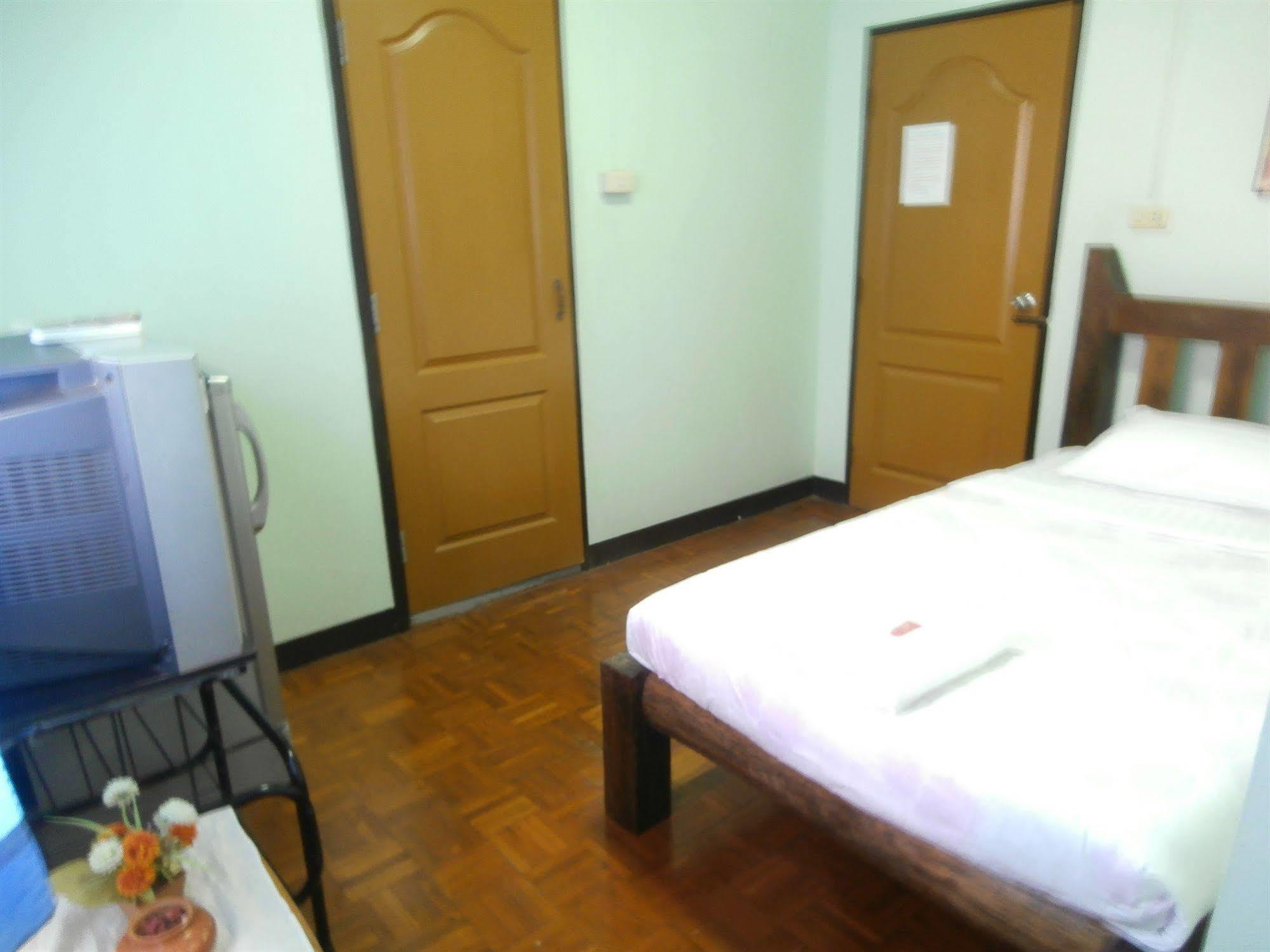 Nonni Guesthouse Chiang Mai Esterno foto